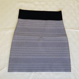 BCBG MaxAzaria Black White Bandage Skirt Size M
